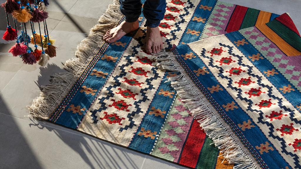 Long Runner Rugs: 5 Tips for Choosing the Right Pattern and Color Pale